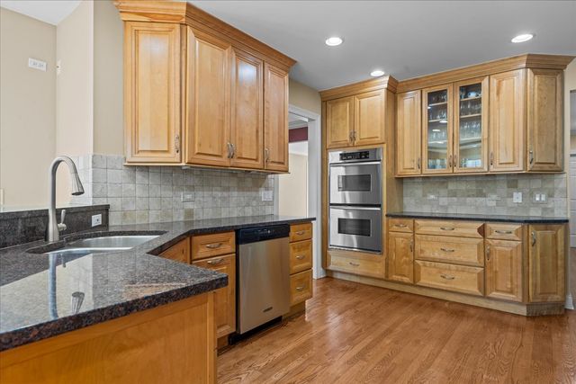 1303 GLENCOE Avenue, Highland Park, IL 60035