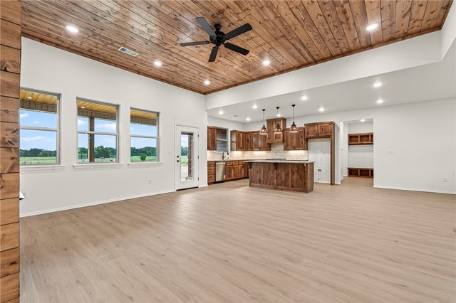 6138 New Hope, Hackett, AR 72937