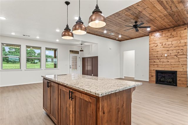 6138 New Hope, Hackett, AR 72937
