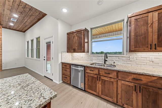 6138 New Hope, Hackett, AR 72937