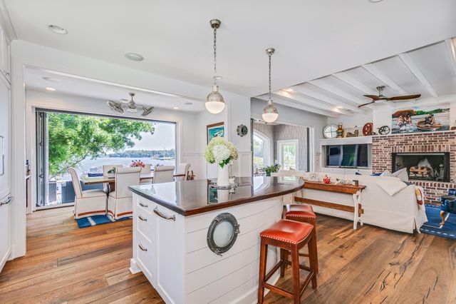 4304 Cottage Park Road, White Bear Lake, MN 55110
