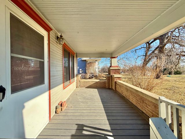 806 11TH Street, Corning, IA 50841