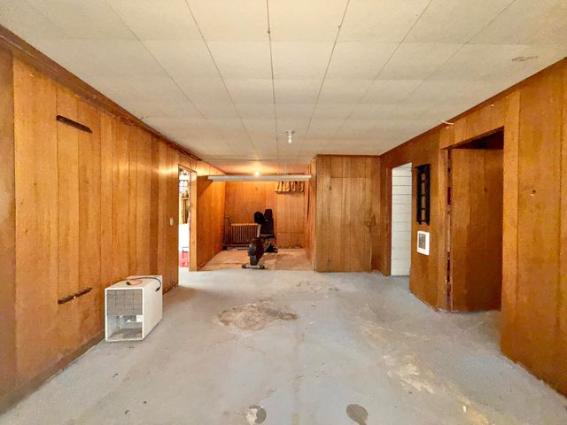 806 11TH Street, Corning, IA 50841