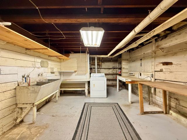 806 11TH Street, Corning, IA 50841