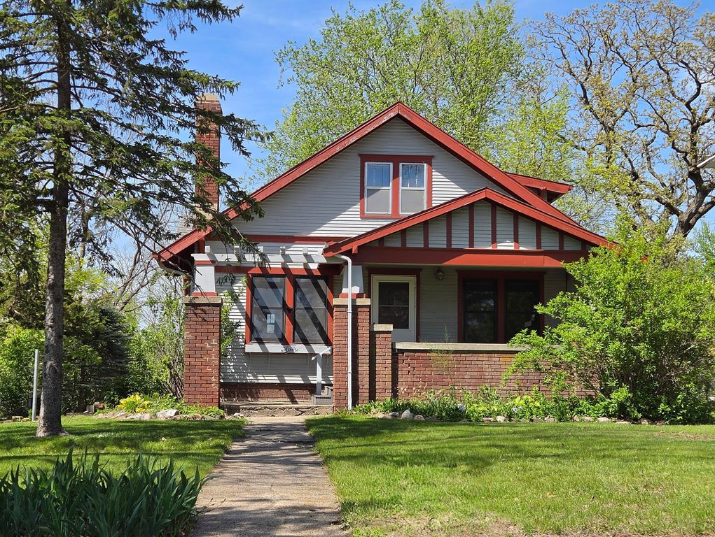 806 11TH Street, Corning, IA 50841