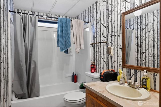 7812 18th Avenue Ct E, Tacoma, WA 98404