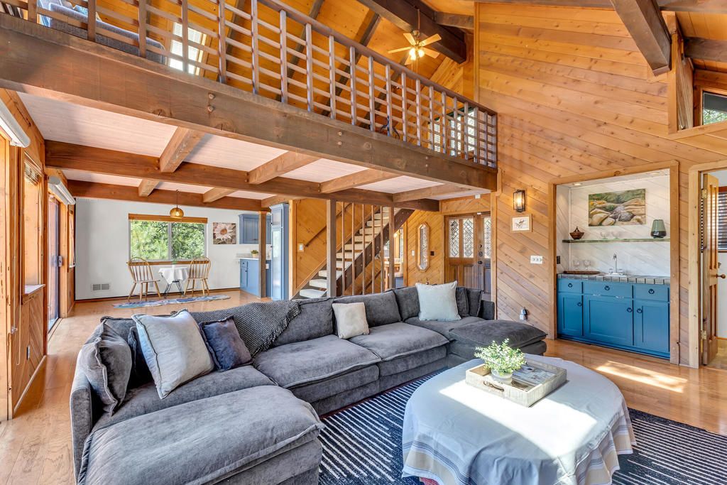 Image 12 of property listing at 24863 Ponderosa Drive, Idyllwild, CA 92549