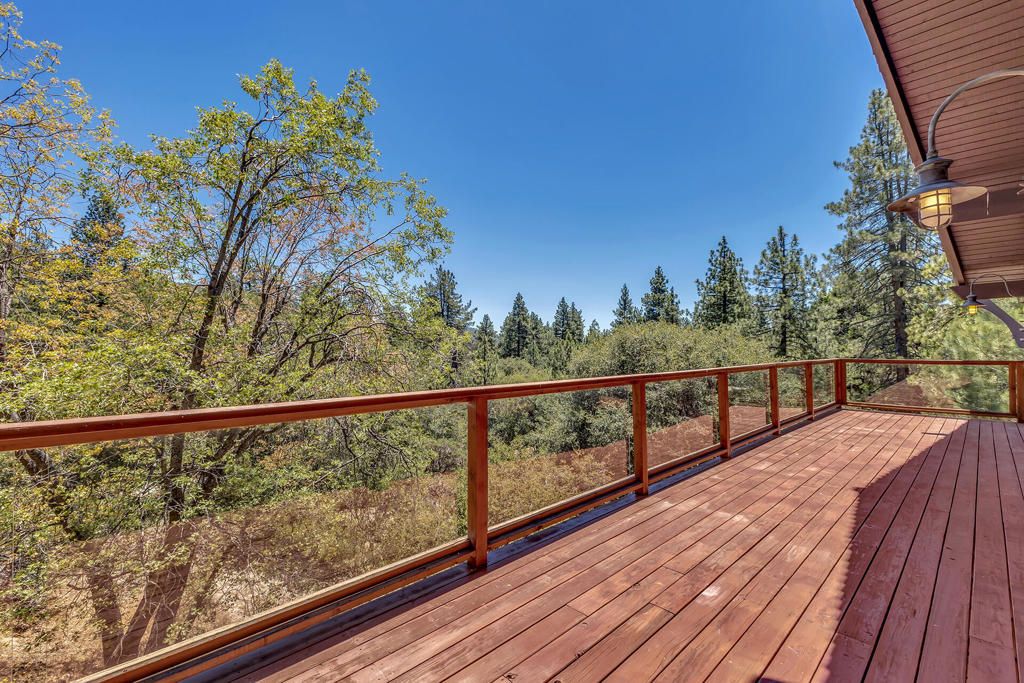 Image 20 of property listing at 24863 Ponderosa Drive, Idyllwild, CA 92549