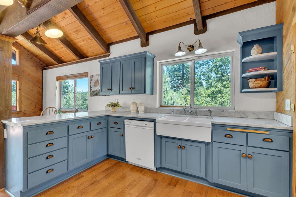 Image 29 of property listing at 24863 Ponderosa Drive, Idyllwild, CA 92549
