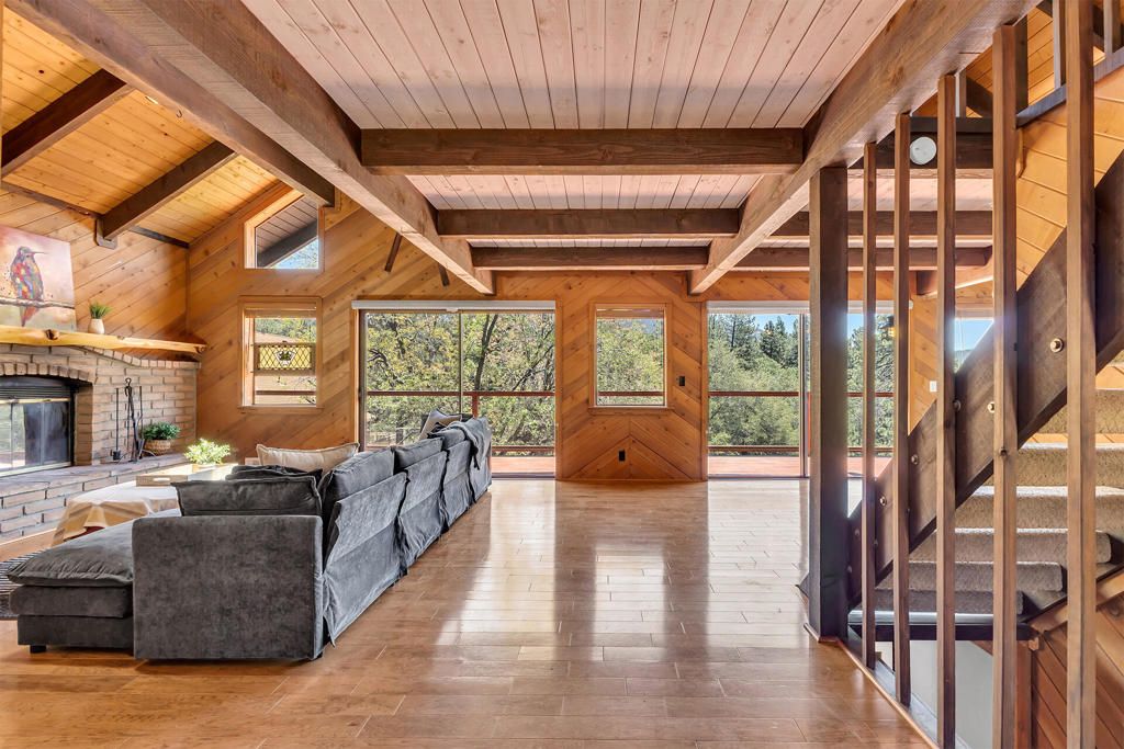 Image 6 of property listing at 24863 Ponderosa Drive, Idyllwild, CA 92549