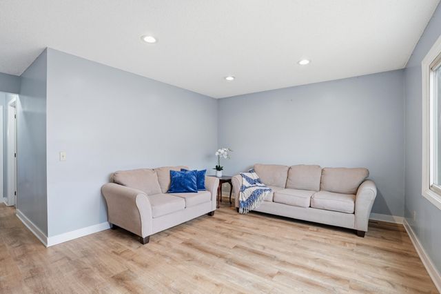 14135 Kipling Avenue S, Savage, MN 55378