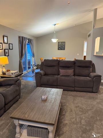 26656 Winslow Drive, Flat Rock, MI 48134