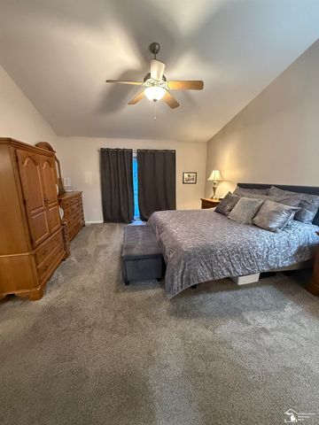 26656 Winslow Drive, Flat Rock, MI 48134