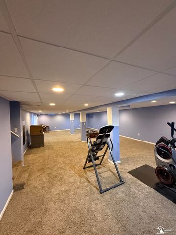 26656 Winslow Drive, Flat Rock, MI 48134