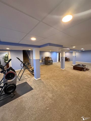 26656 Winslow Drive, Flat Rock, MI 48134