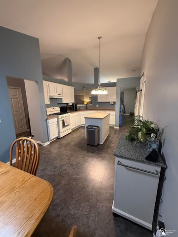 26656 Winslow Drive, Flat Rock, MI 48134