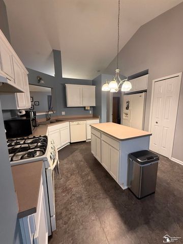 26656 Winslow Drive, Flat Rock, MI 48134