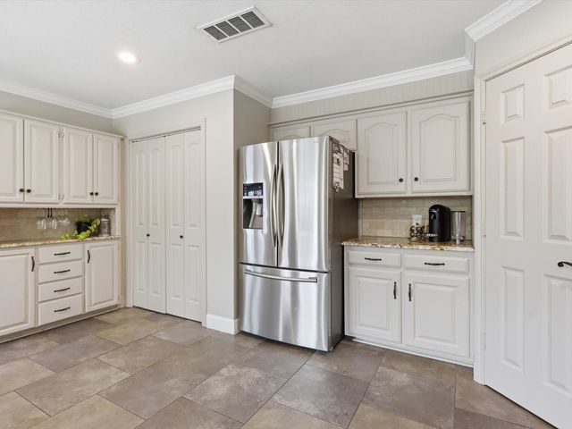 205 Circleview Drive N, Hurst, TX 76054