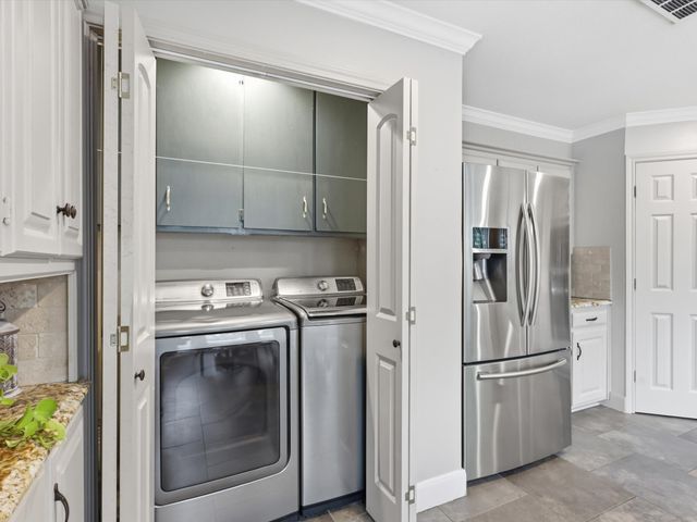 205 Circleview Drive N, Hurst, TX 76054