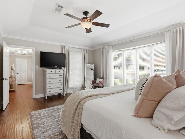 205 Circleview Drive N, Hurst, TX 76054
