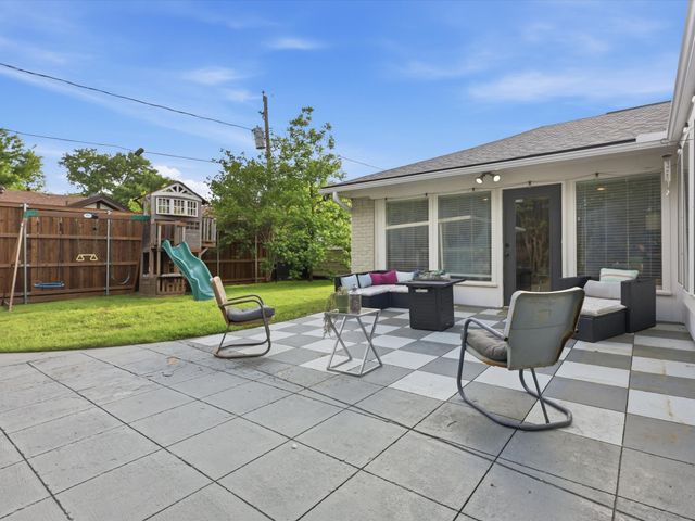 205 Circleview Drive N, Hurst, TX 76054