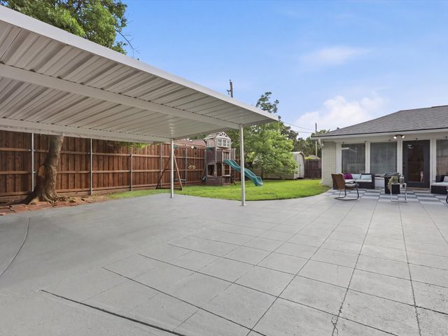 205 Circleview Drive N, Hurst, TX 76054