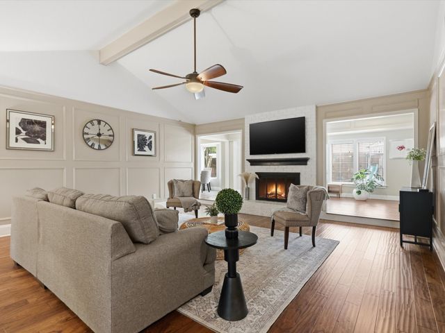 205 Circleview Drive N, Hurst, TX 76054