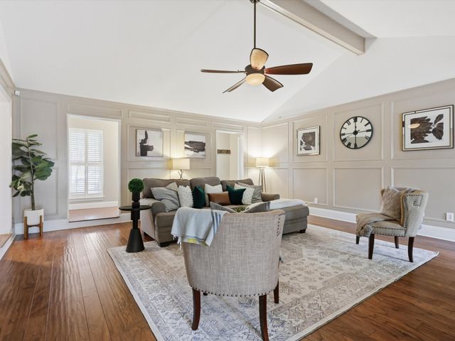 205 Circleview Drive N, Hurst, TX 76054