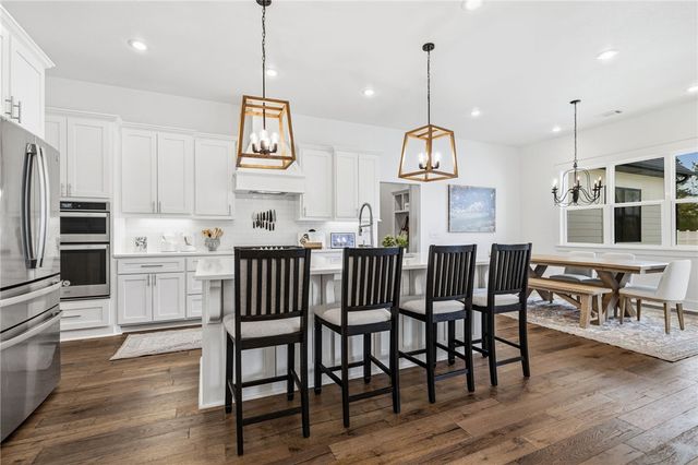 484 S Wyman Road, Fayetteville, AR 72701