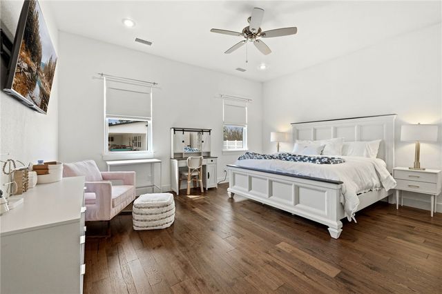 484 S Wyman Road, Fayetteville, AR 72701