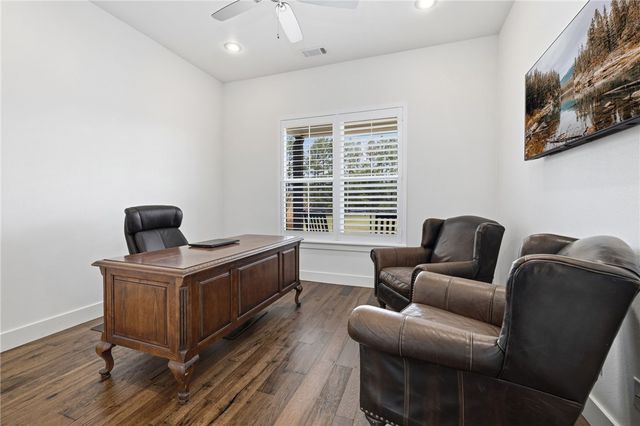 484 S Wyman Road, Fayetteville, AR 72701