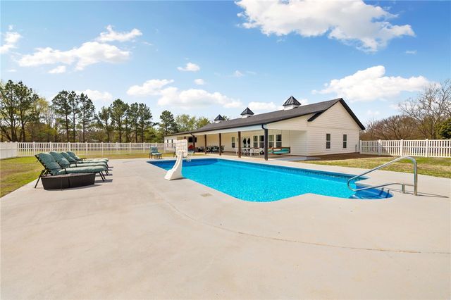 484 S Wyman Road, Fayetteville, AR 72701