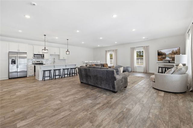 484 S Wyman Road, Fayetteville, AR 72701