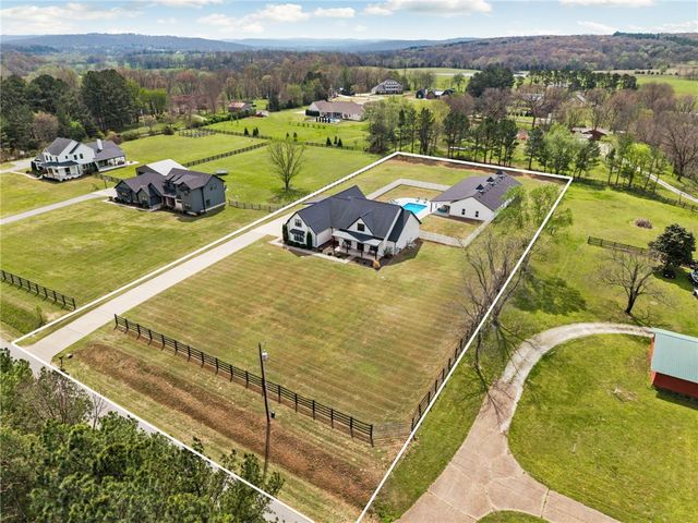 484 S Wyman Road, Fayetteville, AR 72701