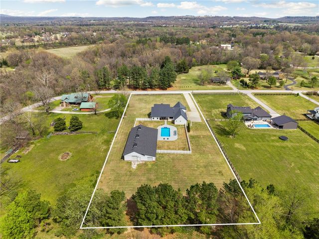 484 S Wyman Road, Fayetteville, AR 72701