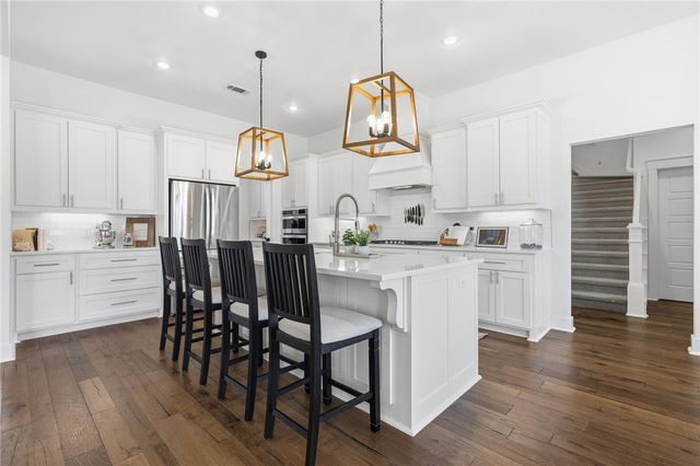484 S Wyman Road, Fayetteville, AR 72701