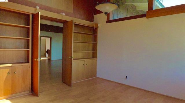 5623 Bacon, Oakland, CA 94619