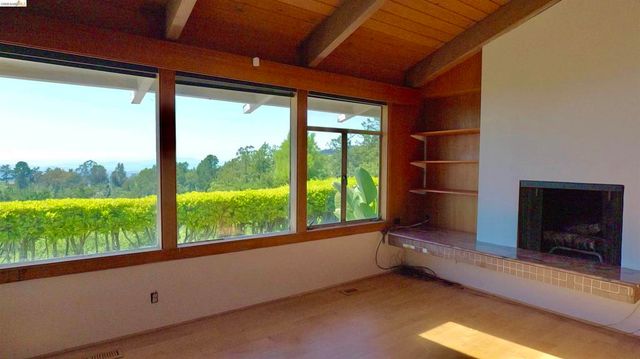 5623 Bacon, Oakland, CA 94619