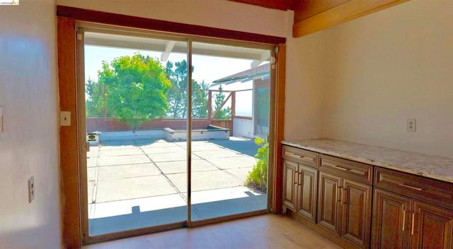5623 Bacon, Oakland, CA 94619