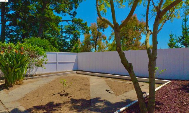 5623 Bacon, Oakland, CA 94619