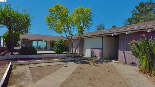 5623 Bacon, Oakland, CA 94619