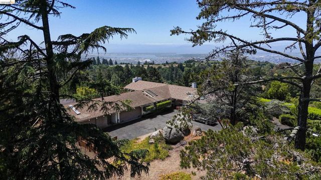 5623 Bacon, Oakland, CA 94619