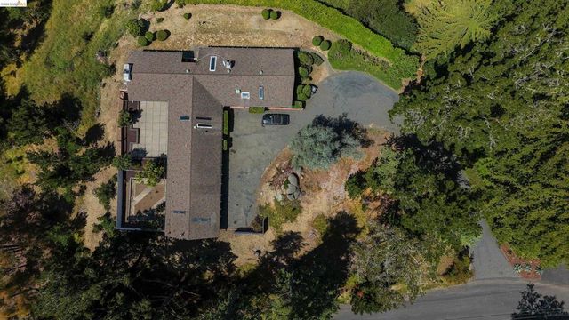 5623 Bacon, Oakland, CA 94619