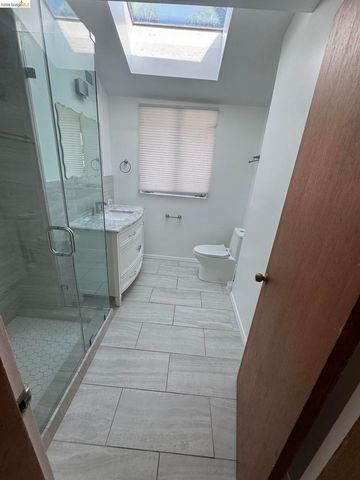 5623 Bacon, Oakland, CA 94619