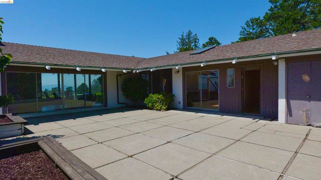 5623 Bacon, Oakland, CA 94619