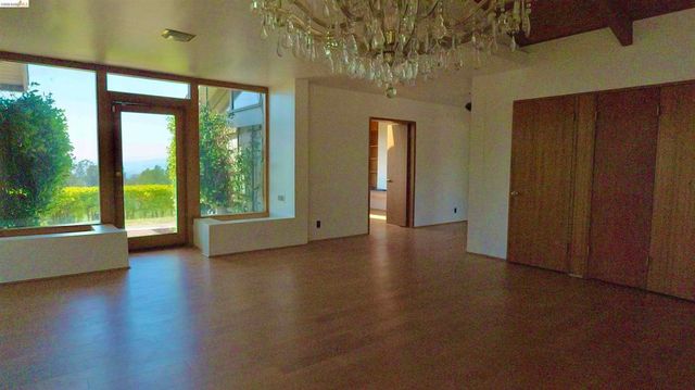 5623 Bacon, Oakland, CA 94619