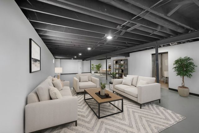 13921 S Manistee Avenue, Burnham, IL 60633