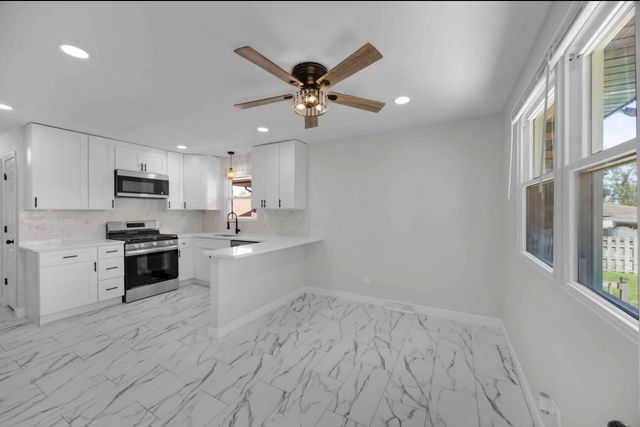 13921 S Manistee Avenue, Burnham, IL 60633