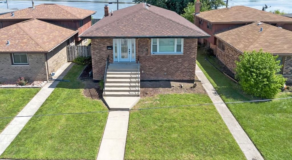 13921 S Manistee Avenue, Burnham, IL 60633