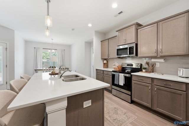 9105 Monteagle Boulevard, Owens Cross Roads, AL 35763